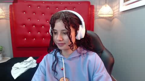 Maya online show from December 28, 2:42 pm