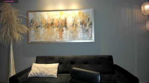 Maya online show from November 30, 3:21 am