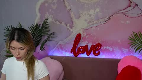 Snapshot of mayarayy chatting on February 23, 3:48 am M A Y A online show from February 23, 3:48 am