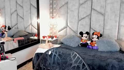 Nicolle Ruselle   Hello my lovely  schedule for great fun from  630 am and end 800 pm Colombian time I wait for you online show from October 13, 1:00 pm