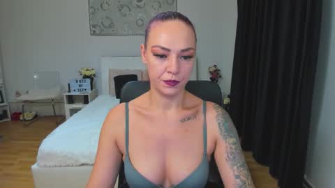 Maya online show from September 20, 7:04 pm