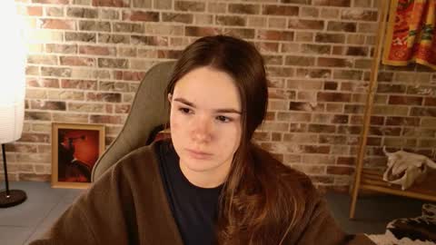 maybloom_ online show from December 16, 5:01 am