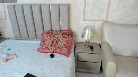 mayevanss online show from November 2, 7:27 pm