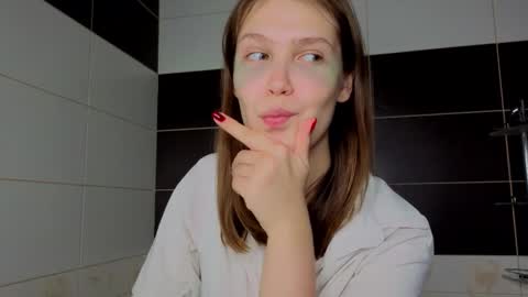 Ann online show from October 15, 7:47 pm