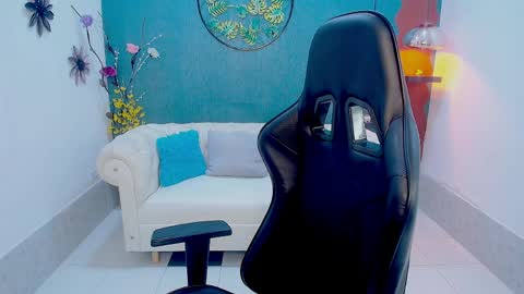 mayli_marie online show from April 2, 12:36 pm