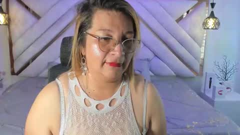 Mailyn online show from September 12, 7:58 pm