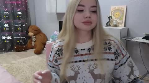Snapshot of maymallorie chatting on January 30, 10:51 pm may online show from January 30, 10:51 pm