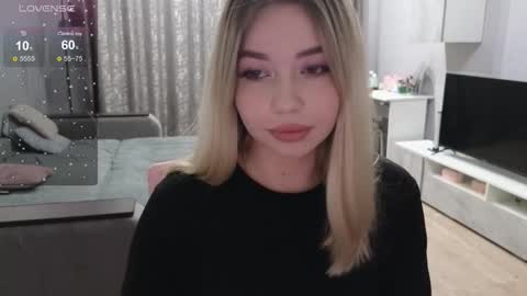 Snapshot of maymallorie chatting on September 8, 9:25 pm may online show from September 8, 9:25 pm
