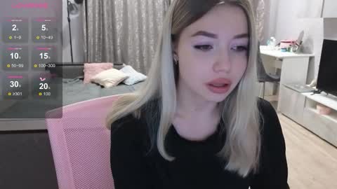 Snapshot of maymallorie chatting on September 14, 8:41 pm may online show from September 14, 8:41 pm