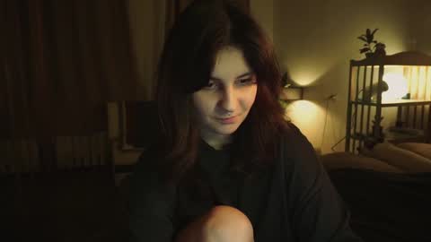 Snapshot of maymary_ chatting on December 17, 6:24 am Mary . online show from December 17, 6:24 am