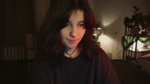 Snapshot of maymary_ chatting on December 31, 5:44 am Mary . online show from December 31, 5:44 am