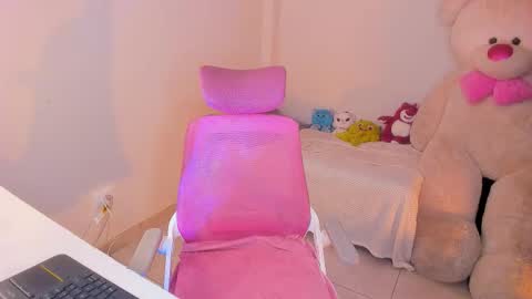 may online show from February 19, 9:33 pm