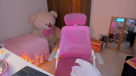 may online show from March 4, 9:32 pm