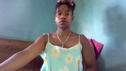 mayrah online show from March 15, 6:30 am