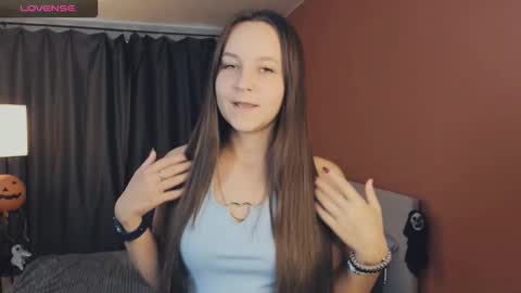 Snapshot of maysday chatting on November 1, 1:02 pm May online show from November 1, 1:02 pm