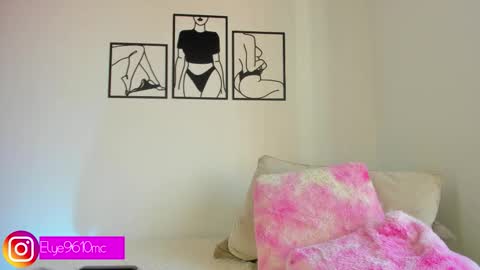 Ellie online show from December 22, 7:55 pm