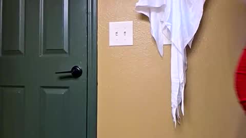 mclovinmackay online show from November 4, 2:54 am