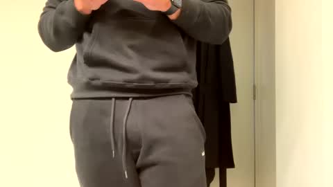 Snapshot of mcr8080 chatting on January 1, 12:11 pm mcr8080 online show from January 1, 12:11 pm