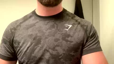 Snapshot of mcr8080 chatting on January 14, 5:40 am mcr8080 online show from January 14, 5:40 am