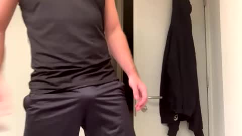 Snapshot of mcr8080 chatting on January 17, 6:15 am mcr8080 online show from January 17, 6:15 am