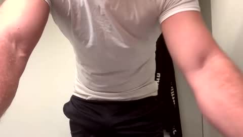 Snapshot of mcr8080 chatting on January 18, 6:45 am mcr8080 online show from January 18, 6:45 am