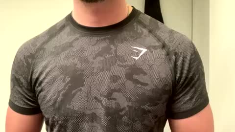 Snapshot of mcr8080 chatting on February 1, 7:05 am mcr8080 online show from February 1, 7:05 am