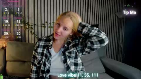 Melissa online show from February 25, 1:04 am