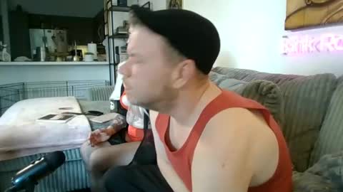 Snapshot of me2283 chatting on February 14, 6:51 pm me2283 online show from February 14, 6:51 pm