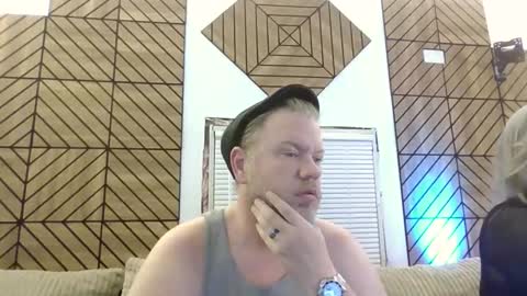me2283 online show from May 4, 2:07 am
