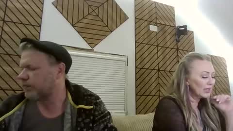 me2283 online show from May 6, 1:47 am