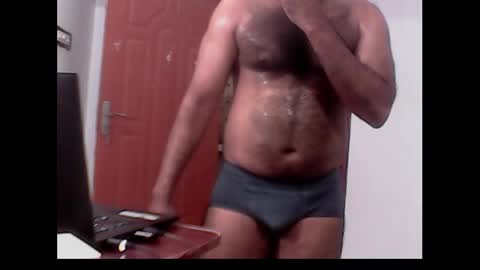 Snapshot of me_hai12 chatting on December 13, 12:42 am me_hai12 online show from December 13, 12:42 am