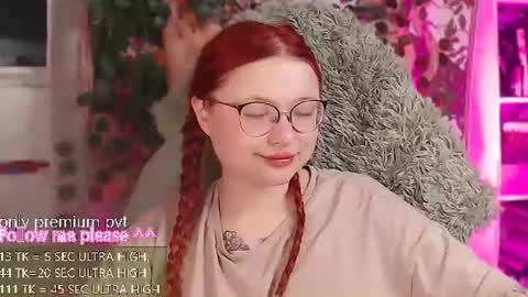 Snapshot of me_hanna chatting on June 15, 2:47 am Hanna online show from June 15, 2:47 am