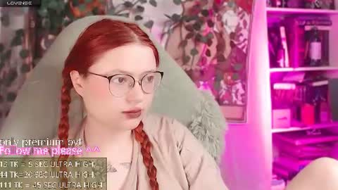 Snapshot of me_hanna chatting on June 18, 2:23 am Hanna online show from June 18, 2:23 am