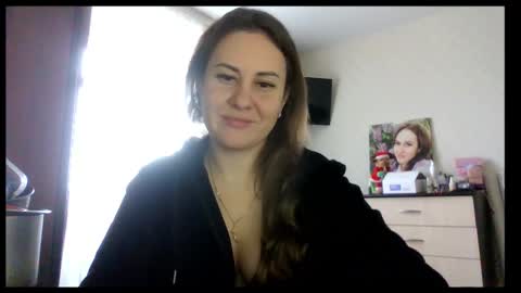 meadoweyes_ online show from December 22, 8:33 am