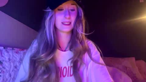 Snapshot of meadowmoon3 chatting on January 19, 3:21 am meadowmoon3 online show from January 19, 3:21 am