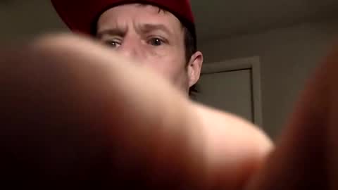 Snapshot of meanfinger chatting on February 1, 3:38 am Jizzy online show from February 1, 3:38 am