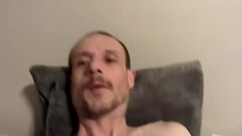 Snapshot of meanfinger chatting on February 20, 2:19 am Jizzy online show from February 20, 2:19 am