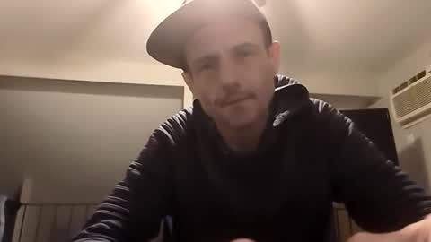 Snapshot of meanfinger chatting on February 28, 2:34 am Jizzy online show from February 28, 2:34 am