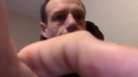 Snapshot of meanfinger chatting on March 2, 8:48 pm Jizzy online show from March 2, 8:48 pm