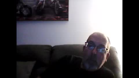 me at home online show from January 15, 4:04 am