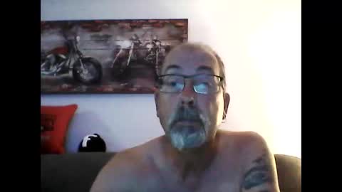 me at home online show from September 20, 3:07 am