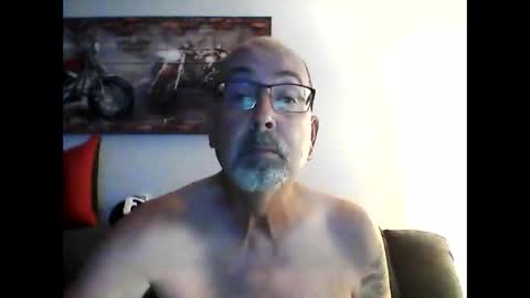 me at home online show from October 4, 11:30 am