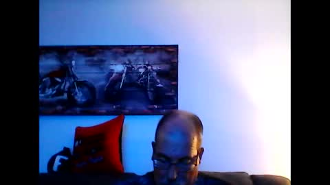 me at home online show from November 21, 4:11 am