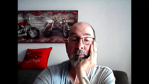 me at home online show from May 10, 12:32 pm