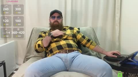 Snapshot of meaty_roll chatting on January 5, 3:34 pm Meaty Roll online show from January 5, 3:34 pm