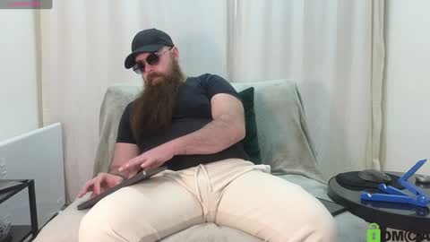 Snapshot of meaty_roll chatting on February 6, 12:11 am Meaty Roll online show from February 6, 12:11 am