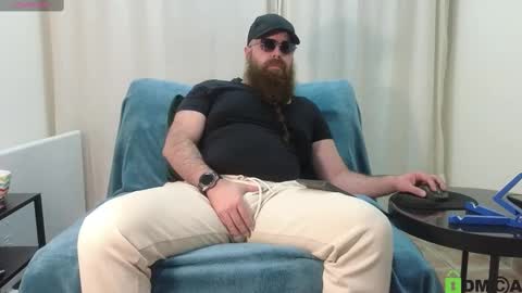 Snapshot of meaty_roll chatting on February 13, 4:32 am Meaty Roll online show from February 13, 4:32 am
