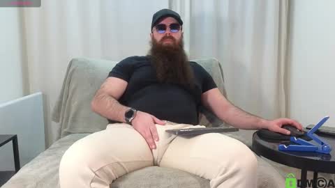 Snapshot of meaty_roll chatting on February 19, 9:17 am Meaty Roll online show from February 19, 9:17 am