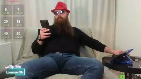 Snapshot of meaty_roll chatting on March 7, 6:02 am Meaty Roll online show from March 7, 6:02 am