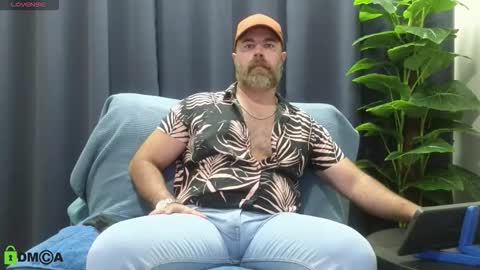 Snapshot of meaty_roll chatting on September 12, 8:14 am Meaty Roll online show from September 12, 8:14 am